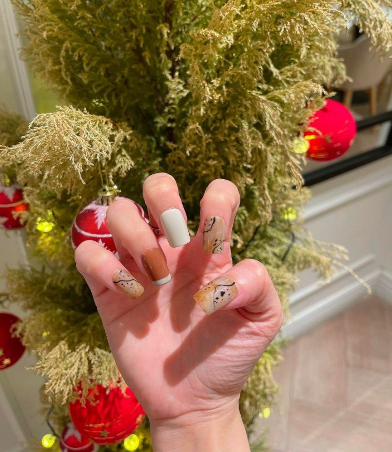 Những mẫu nail móng tay giả đẹp cho học sinh - Hình số 9