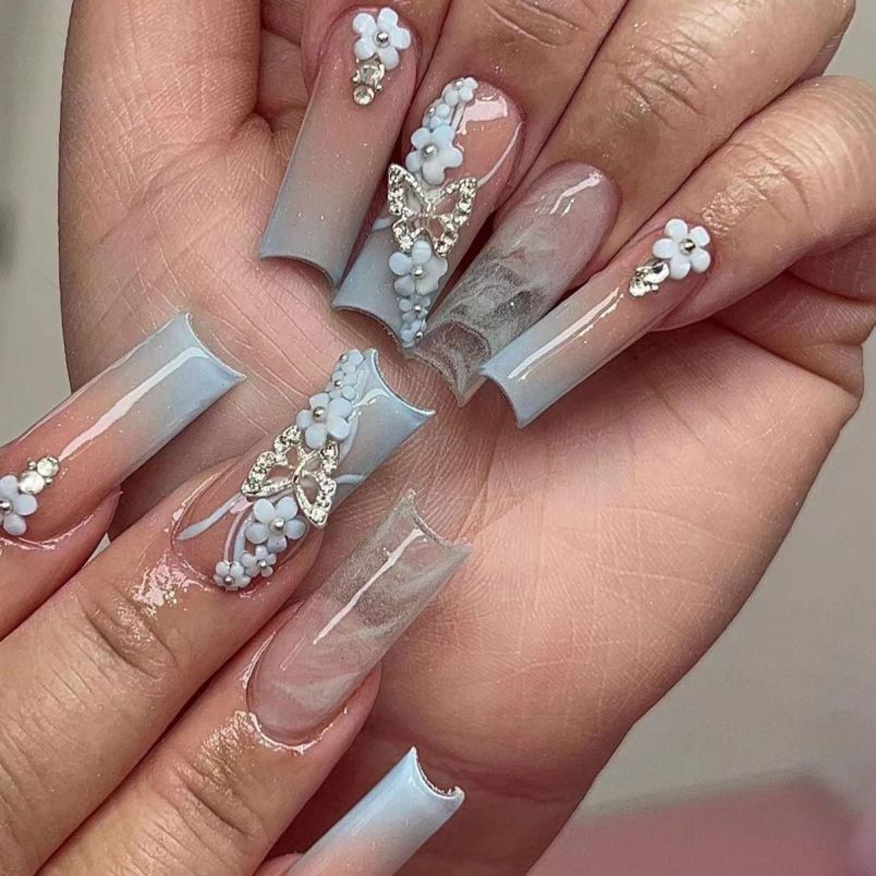 Những mẫu nail móng tay giả đẹp đính đá - Hình số 7