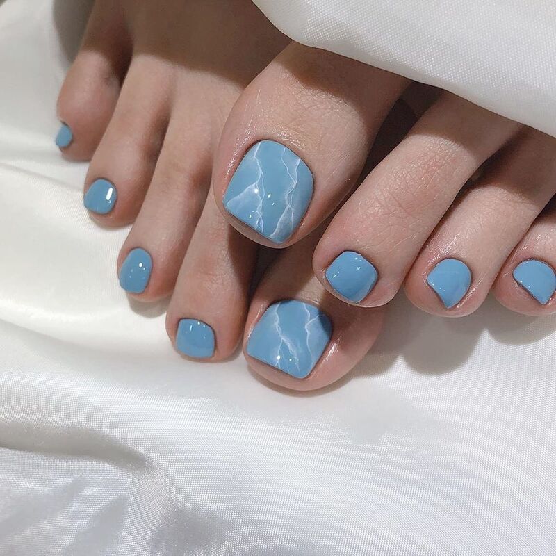 Những màu nail chân đẹp cho da ngăm loang - Hình số 8