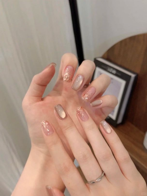 Những mẫu nail móng vuông ngắn cho điện thoại - Hình số 10