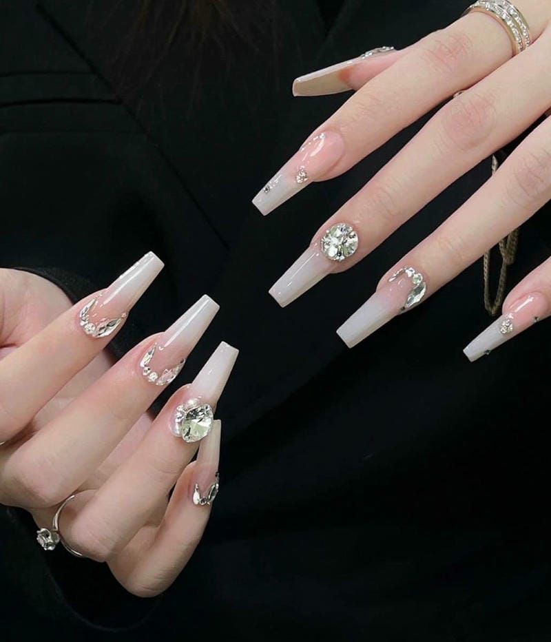 Những mẫu nail sơn thạch đính đá tết - Hình số 10