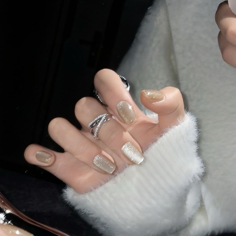 Những những mẫu nail mắt mèo kim cương 2026 - Hình số 1