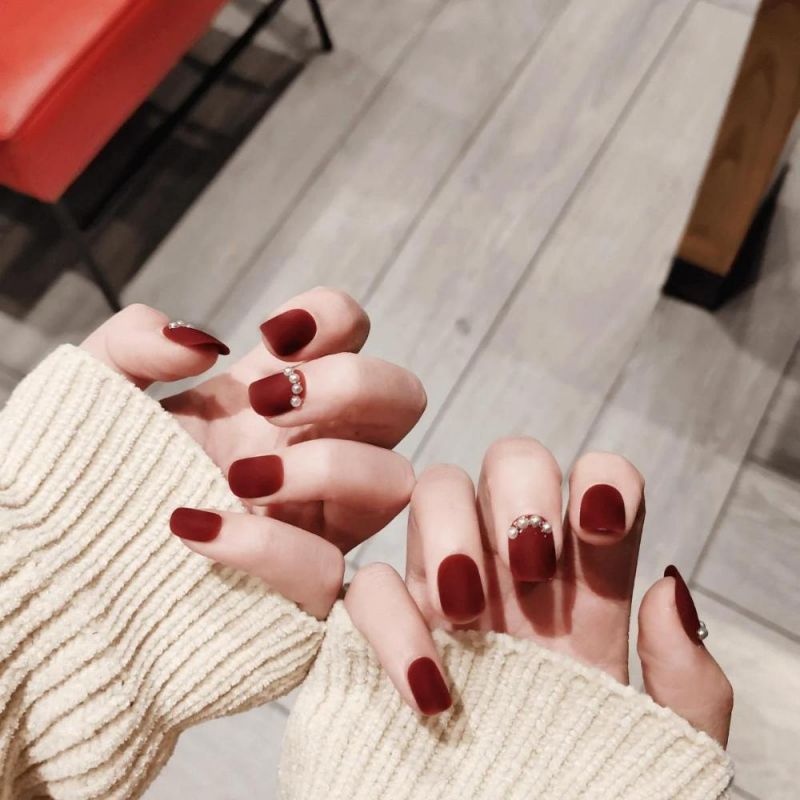 Những mẫu nail tết màu đỏ cherry - Hình số 7