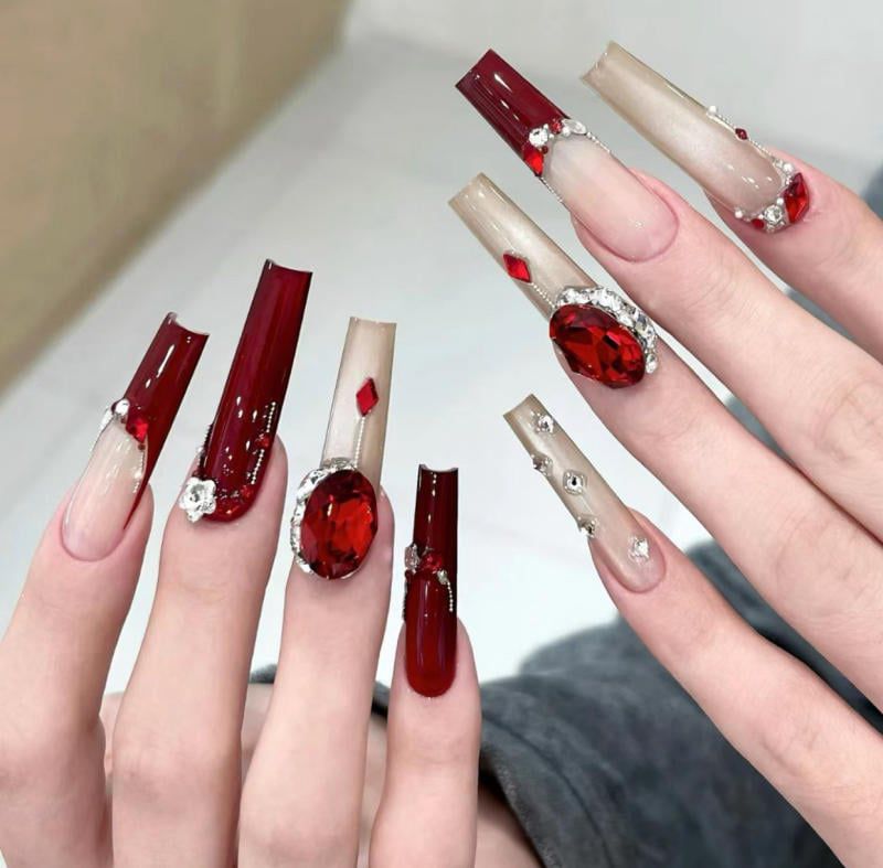 Những mẫu nail màu đỏ cherry móng dài - Hình số 7