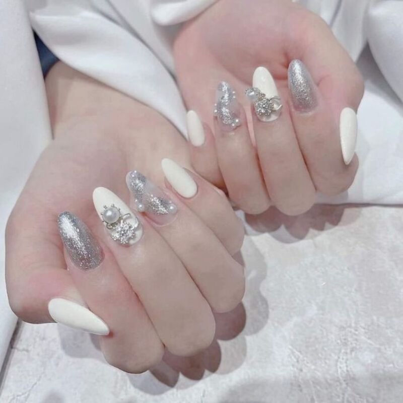 Những mẫu nail trắng sang chảnh cho tay - Hình số 2