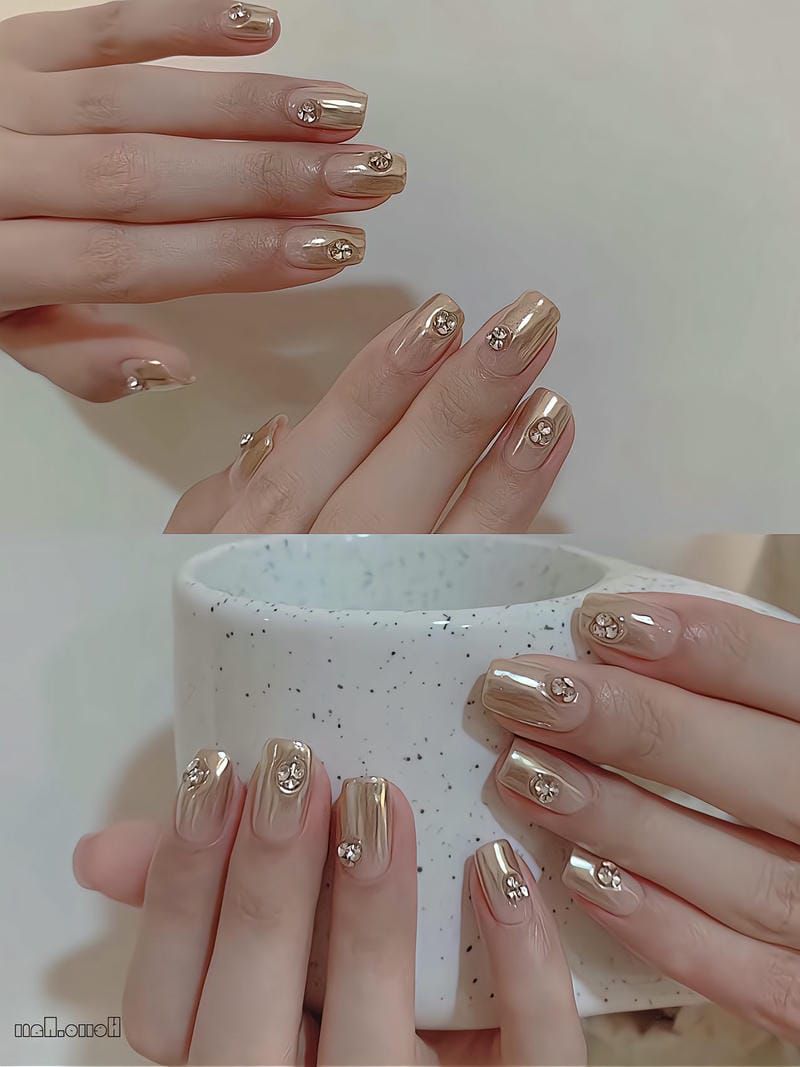 Những mẫu nail tráng gương vàng - Hình số 6