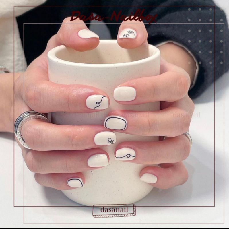 Những nail màu trắng sữa vẽ - Hình số 2