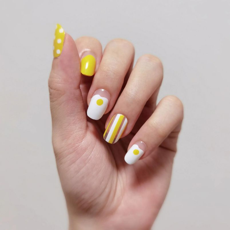 Những nail màu trắng sữa vẽ - Hình số 9
