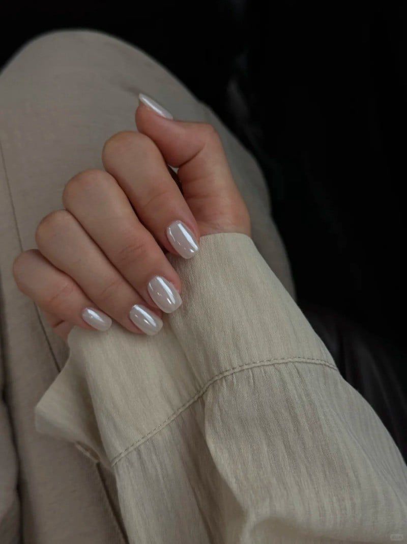 Những nail màu trắng gạo trơn - Hình số 3