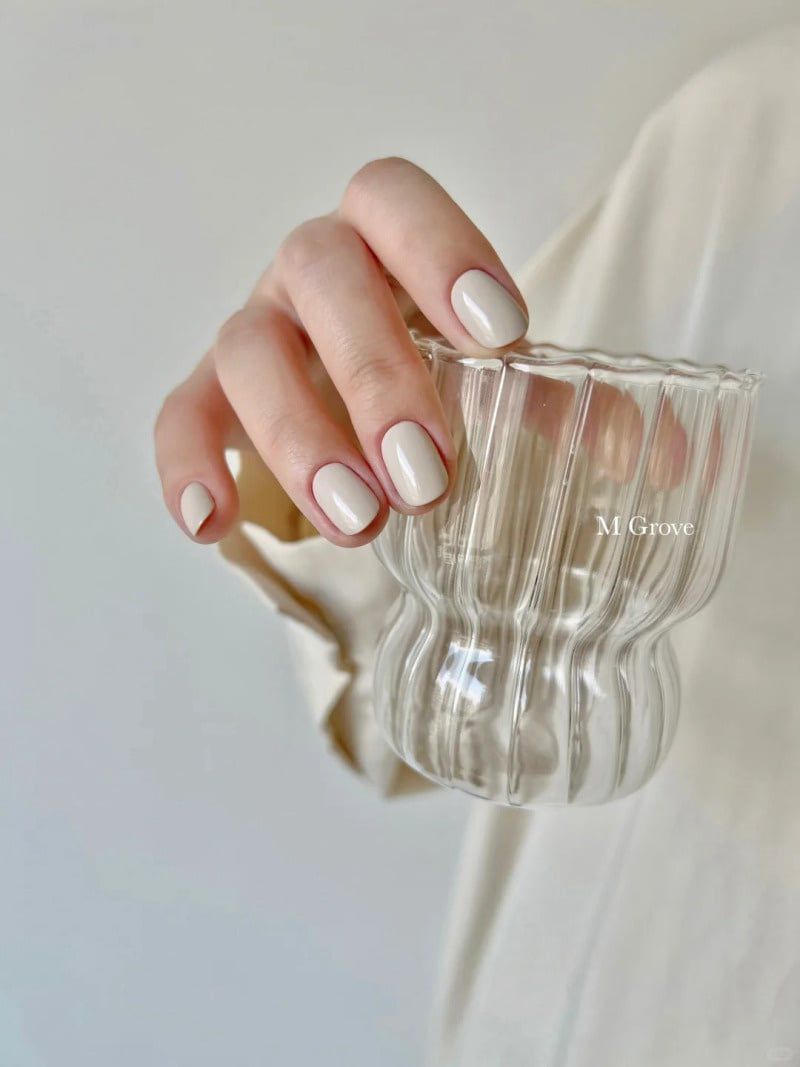 Những nail màu trắng gạo trơn - Hình số 4