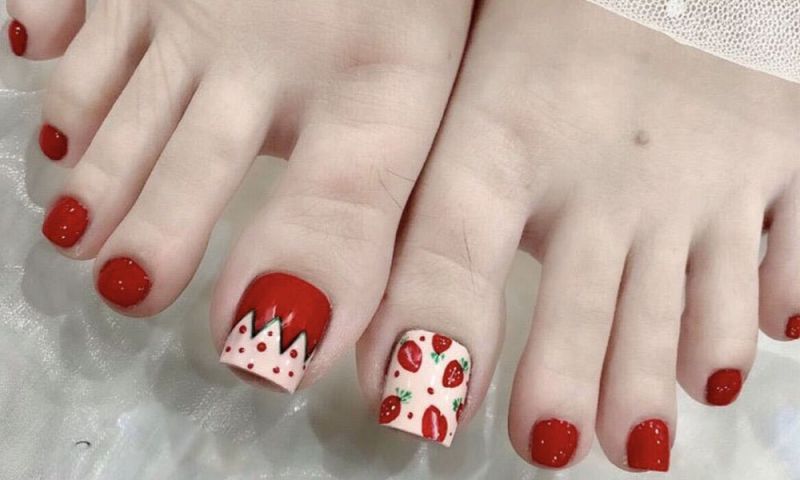 Những nail chân màu đỏ cherry - Hình số 1