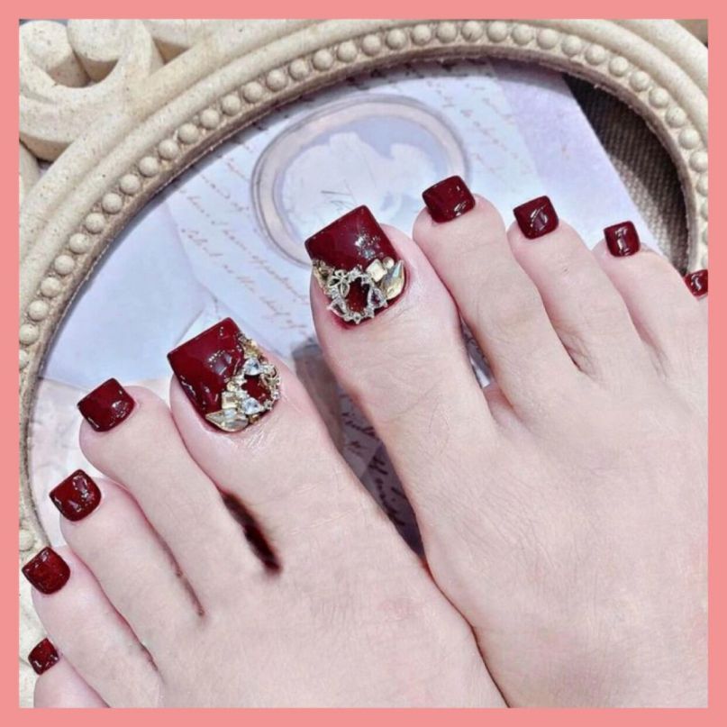 Những nail chân màu đỏ đơn giản - Hình số 7