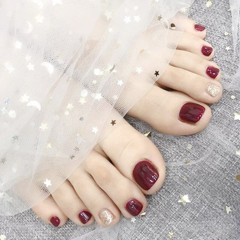 Những nail chân màu kim tuyến - Hình số 6